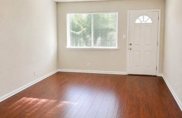 Very Nice 3 bedroom 1 bathroom duplex Gallery 4