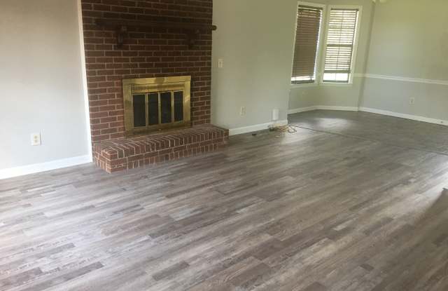 159 Chanel Dr Gallery 2