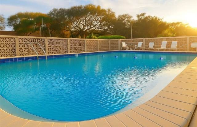 935 E CAUSEWAY BOULEVARD 605 photos photos