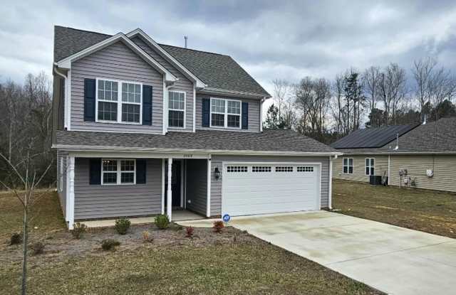 Beautiful 3 Bedroom, 2 Bathroom, with Bonus room above garage - 2068 Dresden Drive, Glen Raven, NC 27217