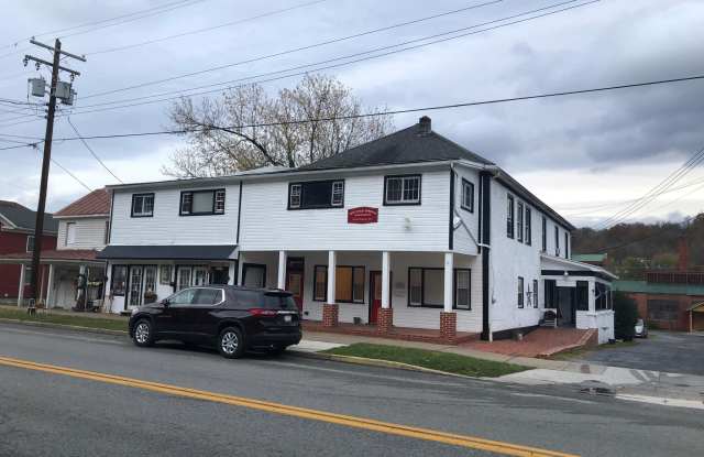 292 N WASHINGTON ST - 292 North Washington Street, Bath, WV 25411