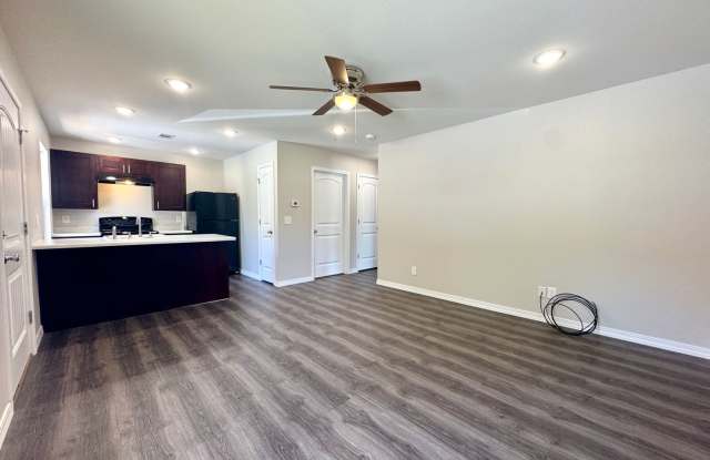 2 Bedroom/2 Bathroom Triplex Unit in Southside photos photos