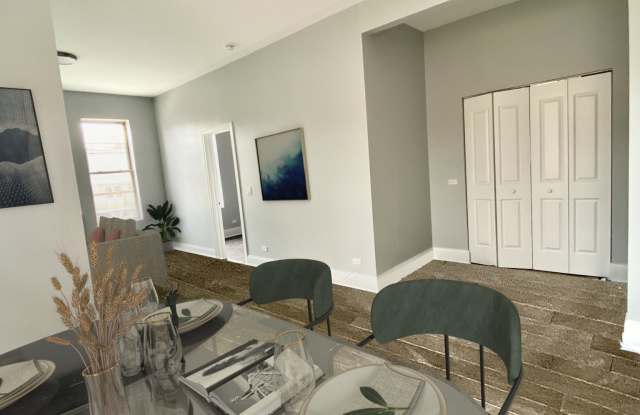 2027 North Sheffield Avenue Gallery 3