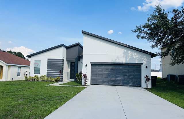 1169 North Platte Lane Gallery 4