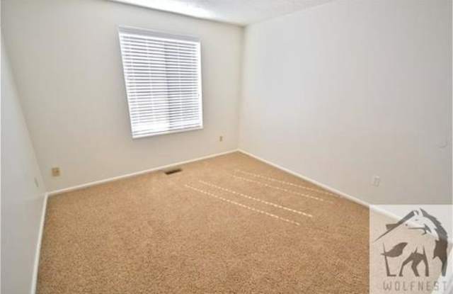 4608-4610 S Clearview St Gallery 2