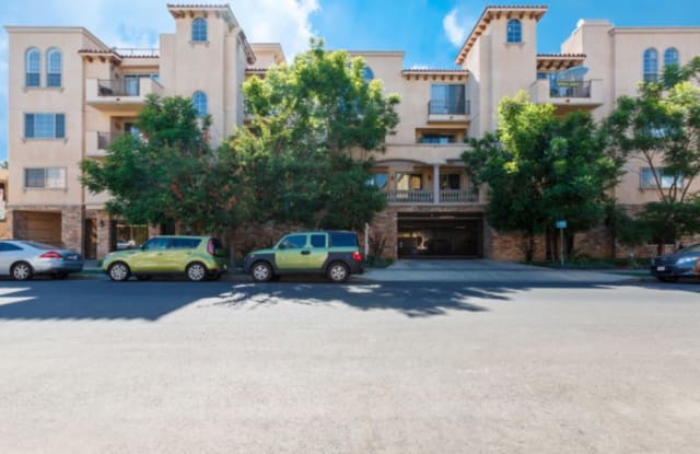 837 North Hudson Avenue - 837 North Hudson Avenue, Los Angeles, CA 90038