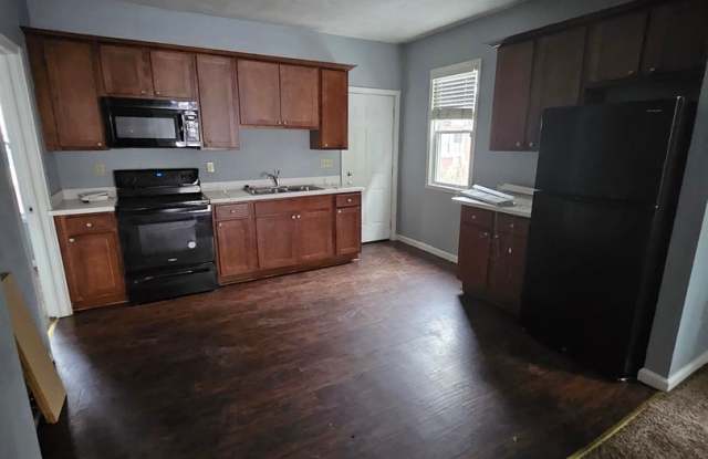 Lower 3 bedroom unit East Side - 746 East 8th Street, Erie, PA 16503