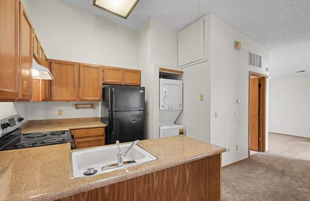 Charming Top-Floor Studio in Aurora with Private Patio & In-Unit Laundry photos photos