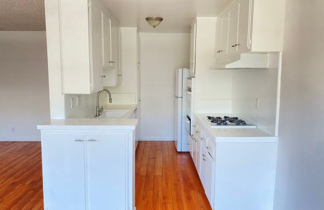 7010 Lanewood Avenue LLC photos photos