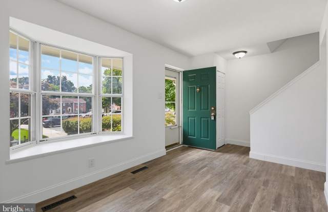 8769 HAYSHED Lane Gallery 3