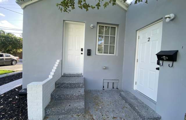 10 N Palmway unit: 1 photos photos