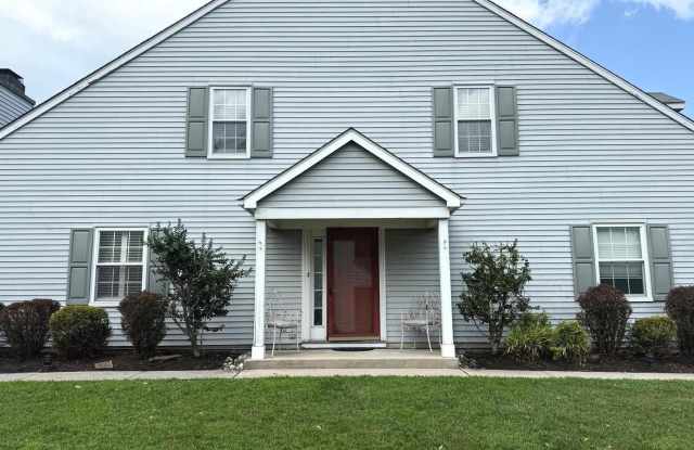 208 HAZELWOOD Lane Gallery 3