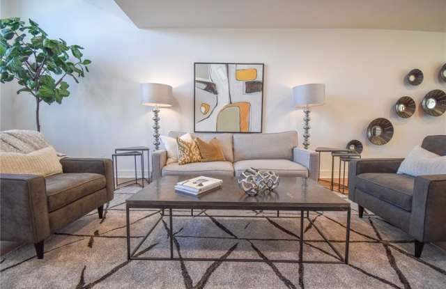 612  SW B - 612 Southwest B Street, Bentonville, AR 72712