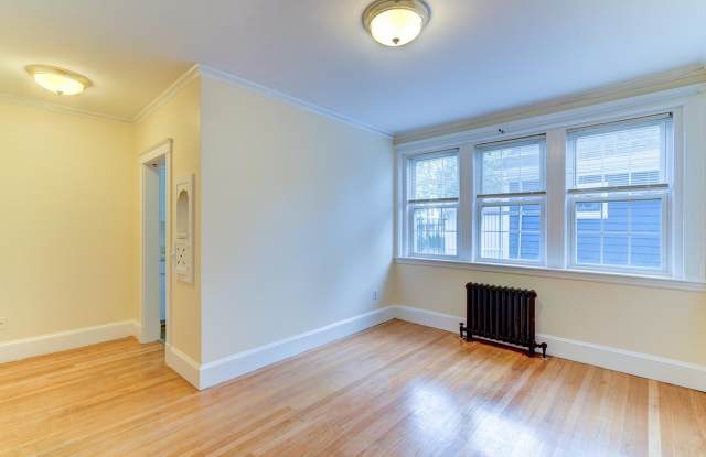 17 Greenleaf Street Gallery 2