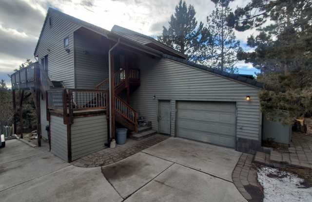 2 Bed 2 Baths - Views - NW Bend - Garage - 1491 Northwest Portland Avenue, Bend, OR 97703