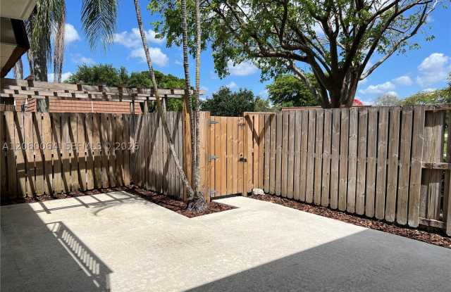 9105 SW 19th Pl Gallery 3