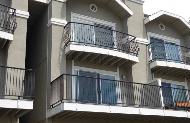 TWO BEDROOM END UNIT TWO-STORY CONDO WITH GREAT VIEWS IN SAN RAFAEL photos photos TWO BEDROOM END UNIT TWO-STORY CONDO WITH GREAT VIEWS IN SAN RAFAEL photos photos