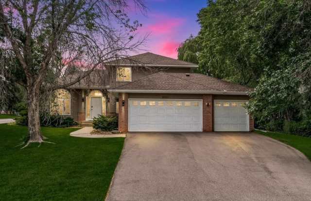 8901 N Dunbar Knoll Gallery 1