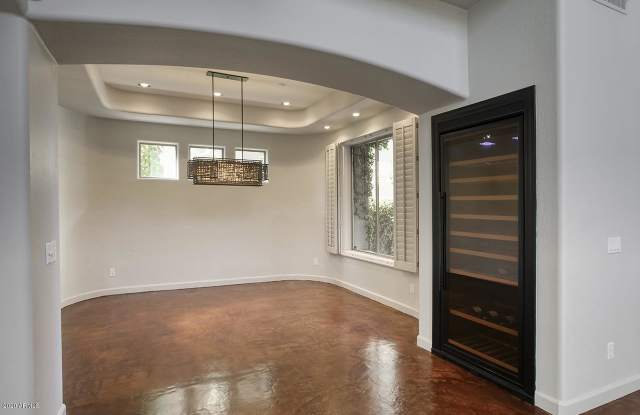 7389 E WOODSAGE Lane Gallery 4