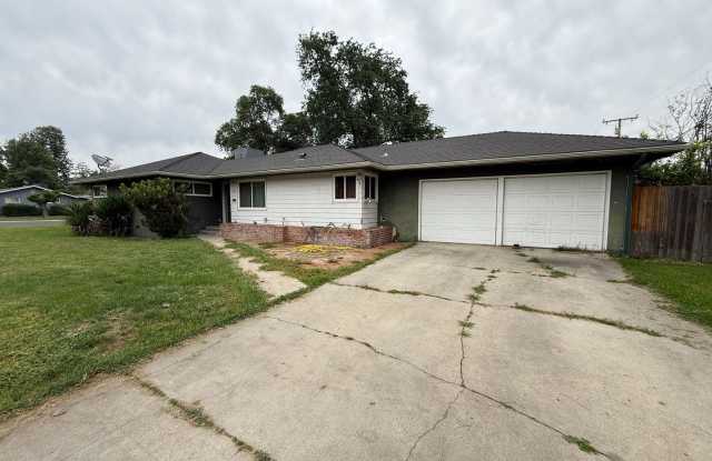 SW Visalia home on a corner lot available soon photos photos