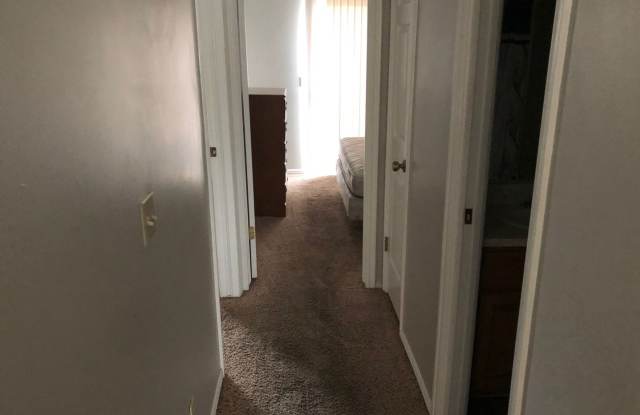 Cozy Condo in Village Park Gallery 3