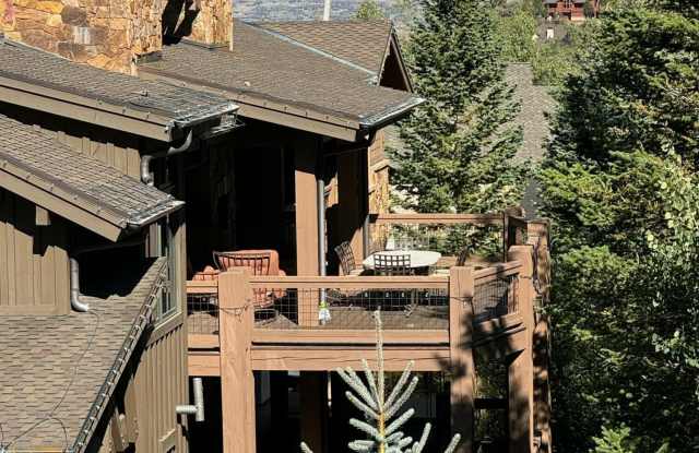 2520 Bear Hollow Drive Gallery 2