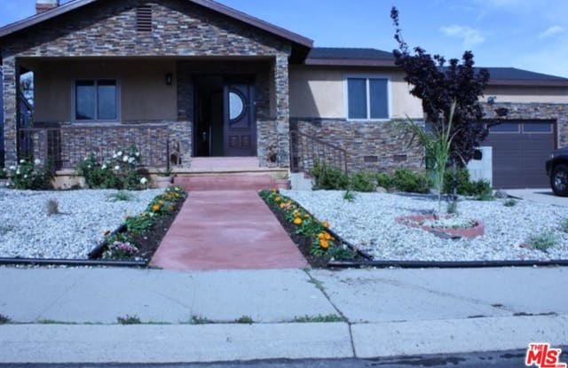 8912 EARHART Avenue - 8912 Earhart Avenue, Los Angeles, CA 90045