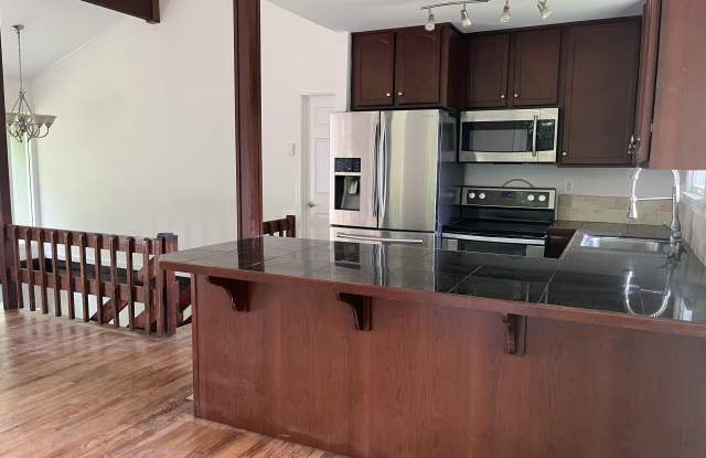 160 Ridge Drive Gallery 3
