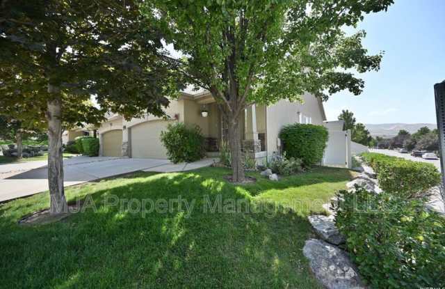 4207 North Pilgrim Cirlce photos photos