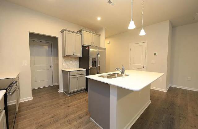 3 Bed, 2 Bath Townhome With Water Front View Gallery 4