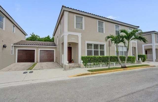 10581 NW 57TH Court Gallery 1