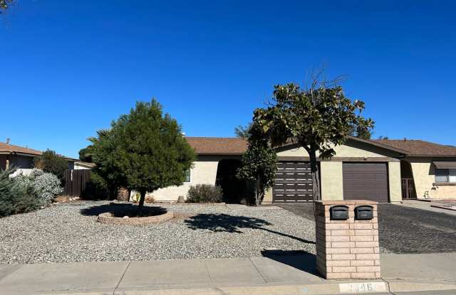 Charming 55+ Cul-de-sac Living photos photos