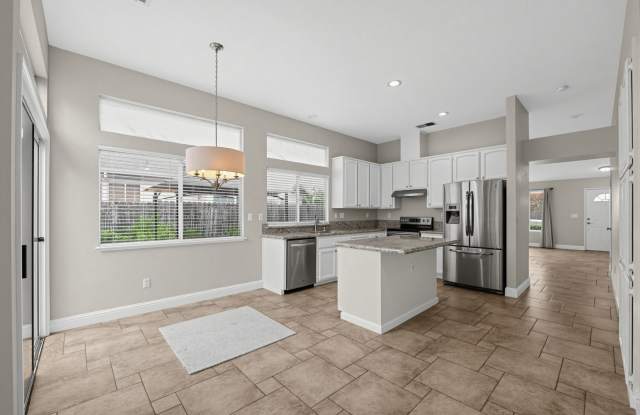 Charming 3BR House in Oakley Gallery 1