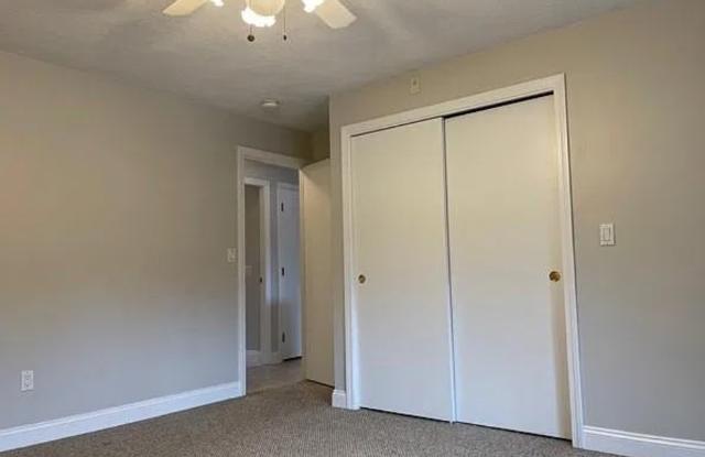 Bright, Spacious 2 Bedroom Apartment Gallery 3