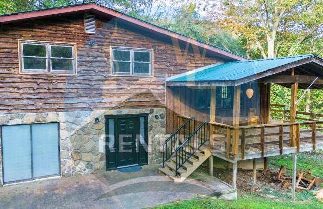 Beautifully remodeled 4 bedroom 2 bath home in Sylva available for year-long lease $2500 a month photos photos
