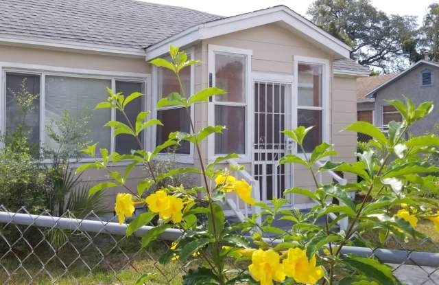 Extra Large 2 Bedroom photos photos