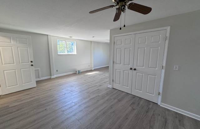 All utilities included 3 bed 2 bath upstairs apartment Gallery 1