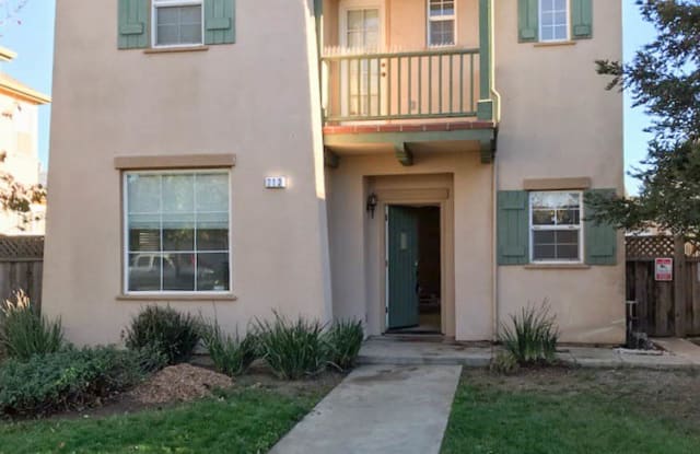 213 Apple Avenue - 213 Apple Avenue, Greenfield, CA 93927