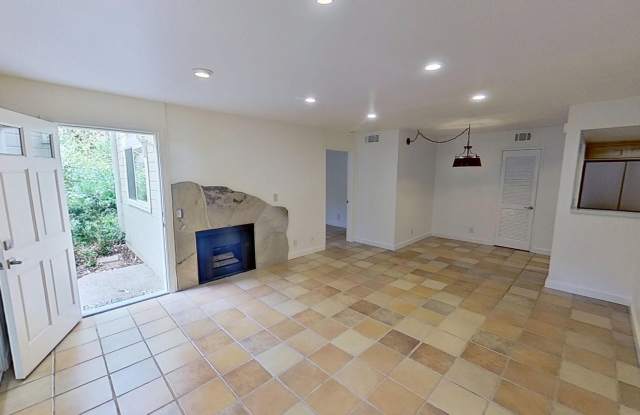 1 bed/ 1 bath Condo with A/C in Goleta-Eucalyptus Grove HOA Gallery 1