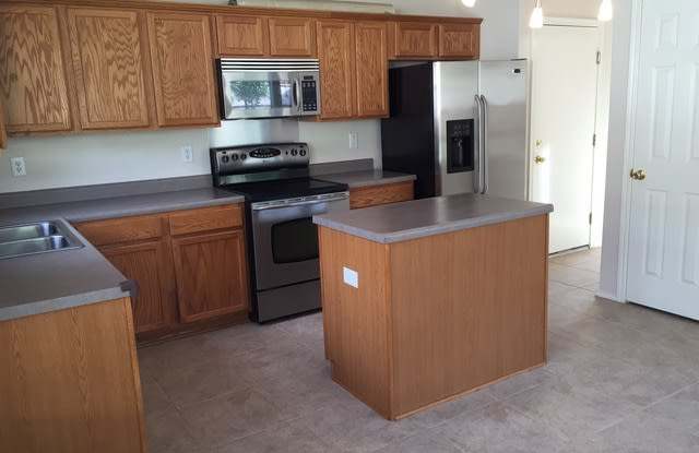 8947 EAGLE BEND Gallery 4
