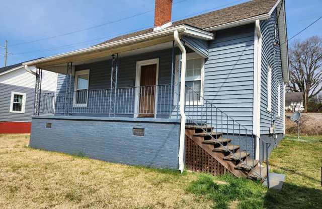 18 W 8th St, Greenville, SC 29611 photos photos