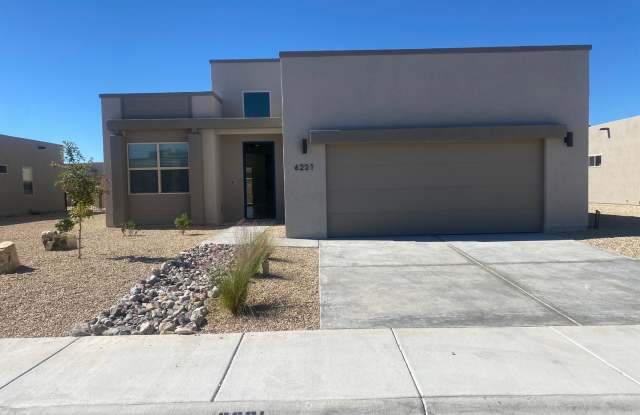 Newer 3 Bedroom+ Office Near Red Hawk Golf Course photos photos