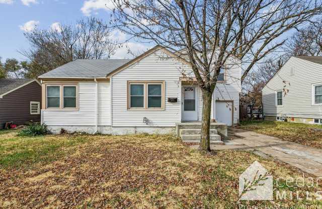 Affordable and Updated 5 Bedroom Home for Rent - 915 North Pinecrest Street, Wichita, KS 67208
