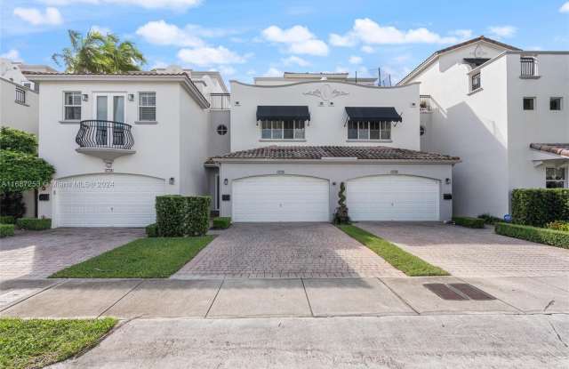 1772 NE 9th St - 1772 Northeast 9th Street, Fort Lauderdale, FL 33304 1772 NE 9th St - 1772 Northeast 9th Street, Fort Lauderdale, FL 33304