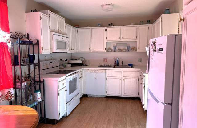 994 Heritage Village Gallery 3