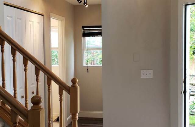 1622 Seasons Lane NW Gallery 4
