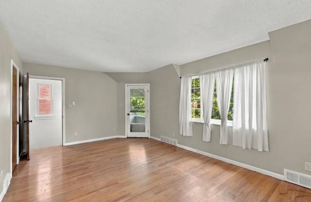 2719 Woodstock Drive Gallery 3