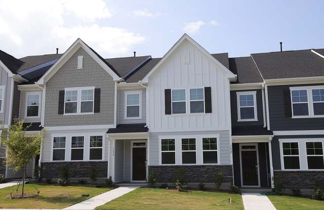Beautiful 3 Bed+Bonus+2 Car Garage Townhome in New Wake Forest Community photos photos