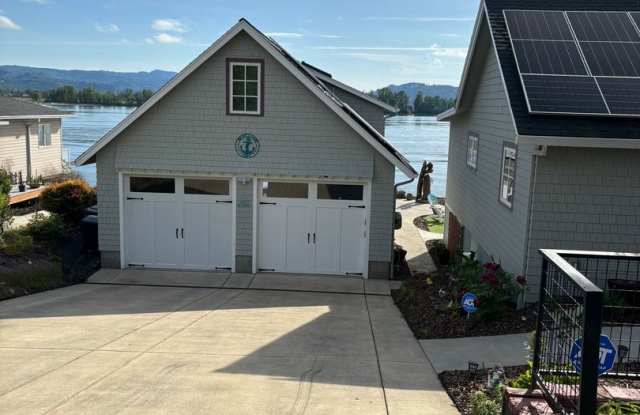 Fully Furnished 1 bed on the Columbia River - 2060 The Strand, Columbia City, OR 97018