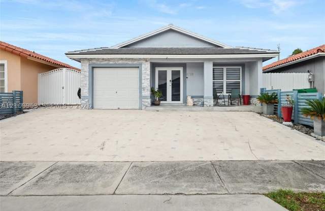 8765 NW 111th Ter Gallery 2